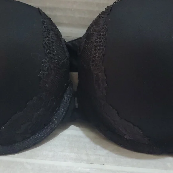 Victoria's Secret Padded Black Lace Trim Bra Size 36C - Picture 4 of 9